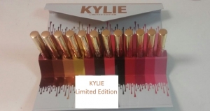 Набор помад Kylie Limited Edition Matte Liquid Lipstick 12 цветов. Купить туалетную воду недорого в интернет-магазине.